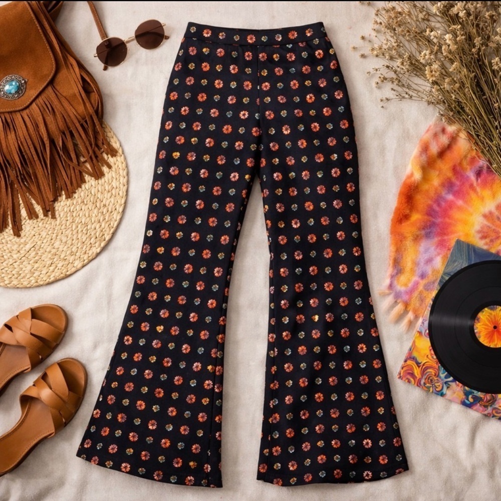Cider Womens Size Large Floral Retro High Rise Flare Pants 70s Hippie Flair